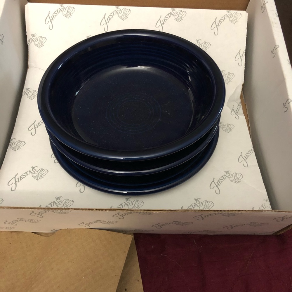 Classic dinnerware set